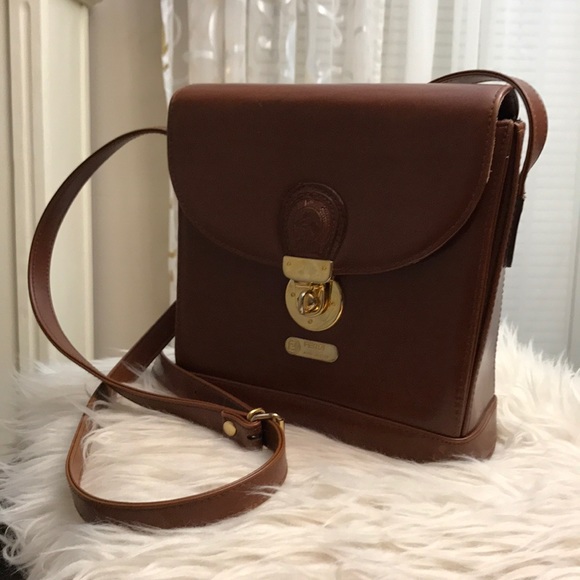 Handbags - Vintage cross body handbag